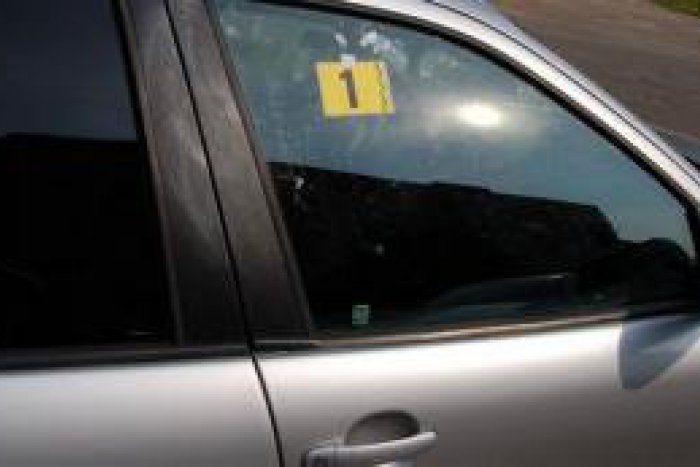 Ilustračný obrázok k článku Neznámy páchateľ: Vylúpené auto na parkovisku