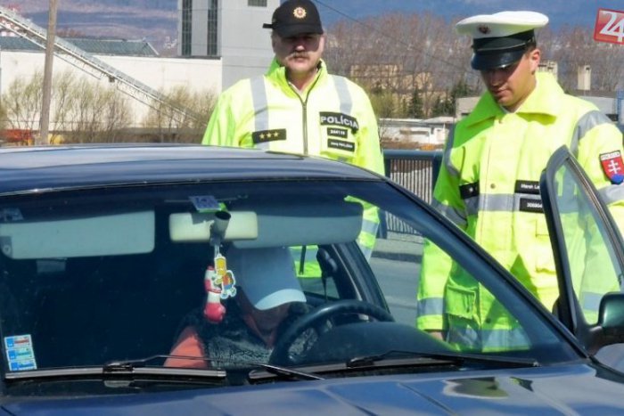Ilustračný obrázok k článku Pozor na policajné kontroly: Polícia si dnes posvieti na vodičov v Bratislavskom kraji