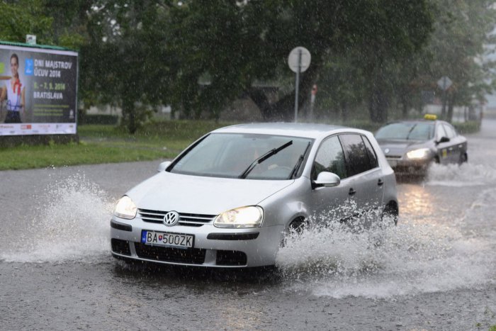 Ilustračný obrázok k článku Pozor na počasie! Bratislave, ale aj celému Slovensku hrozia dnes popoludní búrky