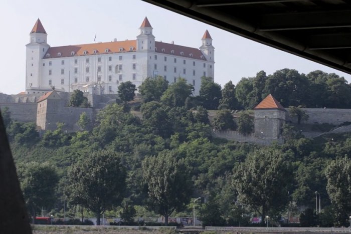 Ilustračný obrázok k článku Videodokument „Čo v sebe ukrýva Bratislava“: Hradné bralo kedysi zdobili rozsiahle vinice. Prečo ich tam nevrátiť späť?