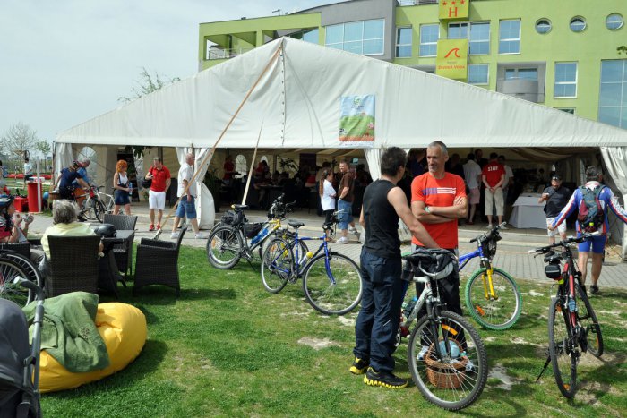 Ilustračný obrázok k článku Cyklojazda a Piknik bike na Divokej vode podporí hendikepovaných športovcov