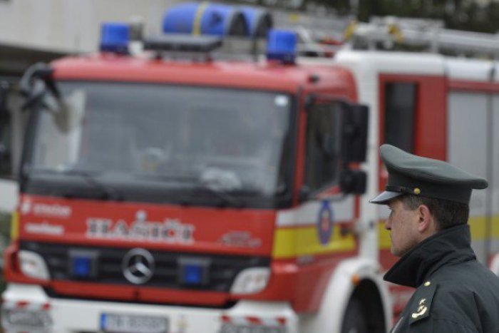 Ilustračný obrázok k článku Bratislavskí hasiči majú rušné ráno. Požiar v bytovke má na svedomí ľudský život