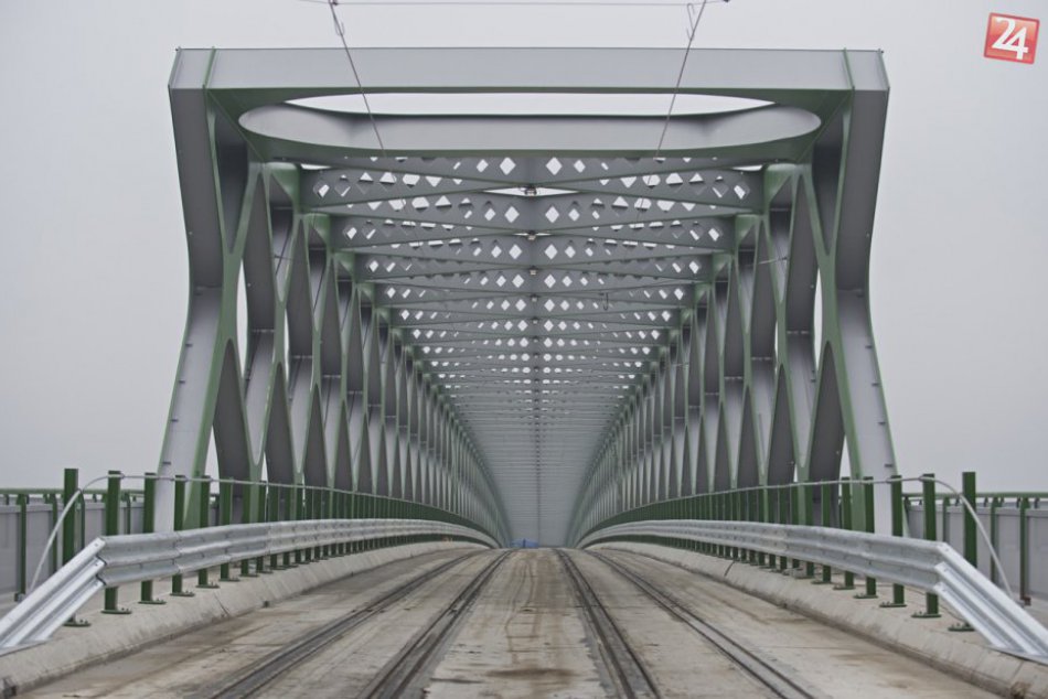 Ilustračný obrázok k článku Starý most je hotový, ale len technicky. Tvrdí Michal Feik