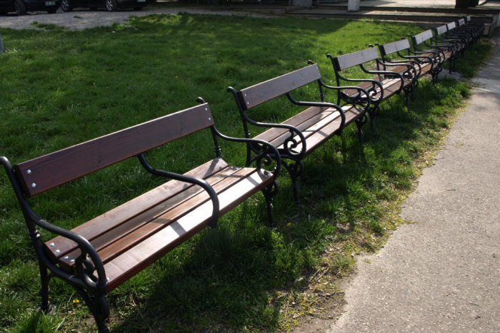 Ilustračný obrázok k článku Bratislavčania si môžu oddýchnuť na 13-tich nových lavičkách