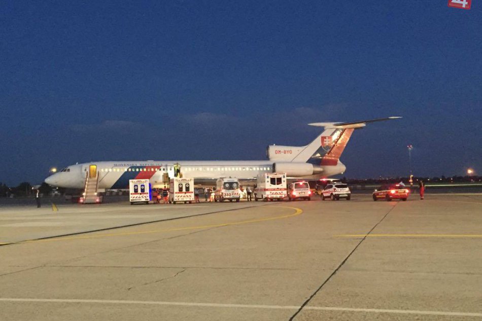 Ilustračný obrázok k článku Turisti z havarovaného autobusu prileteli vládnym špeciálom na bratislavské letisko