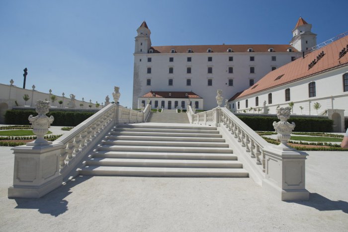 Ilustračný obrázok k článku Expozíciou Milujem Slovensko pozývame na Bratislavský hrad