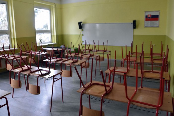 Ilustračný obrázok k článku Petržalka aj toto leto do opravy škôl investuje tisícky eur