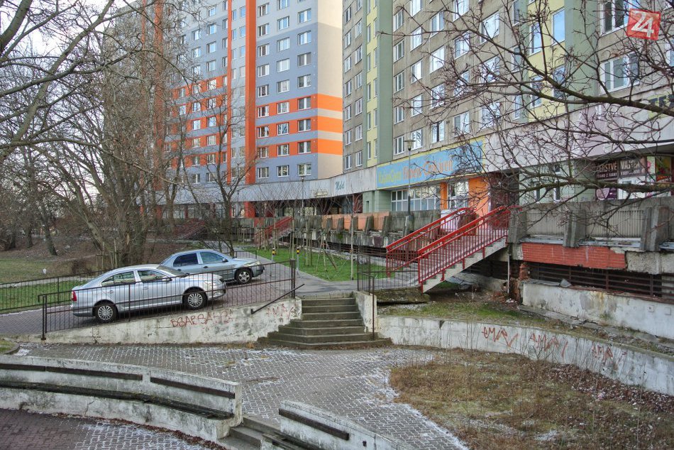 Ilustračný obrázok k článku OBRAZOM: Prostredie medzi terasovými domami v Petržalke sa môže zlepšiť