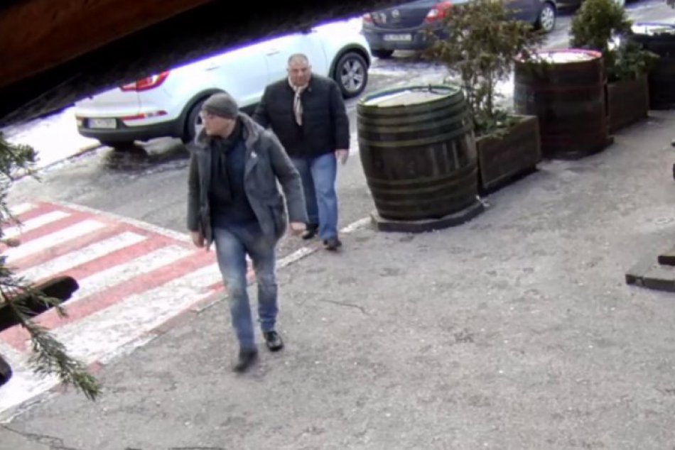 Ilustračný obrázok k článku Polícia vyšetruje krádež v reštaurácii, pátra po totožnosti dvoch mužov