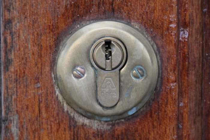 Ilustračný obrázok k článku RADÍME: Čo urobiť, keď stratíme alebo nájdeme kľúče od bytu?