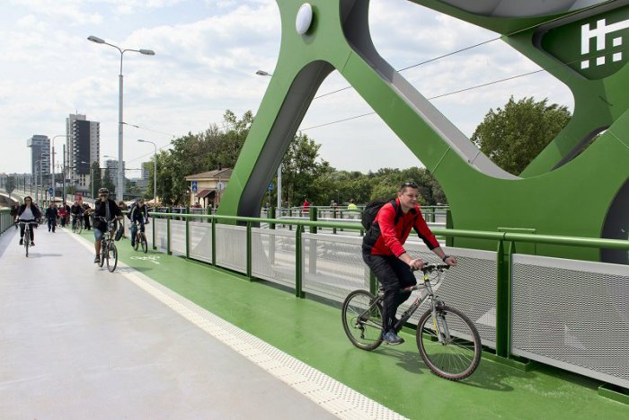 Ilustračný obrázok k článku Chodíte do práce na bicykli? Bratislava podporí nemotorovú dopravu v meste