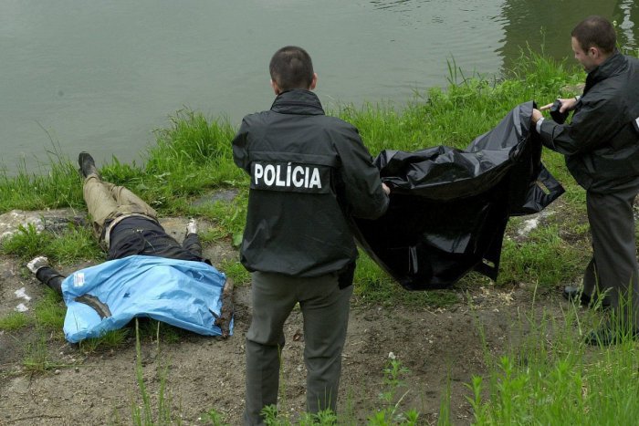 Ilustračný obrázok k článku V Malom Dunaji našli telo muža. Polícia vyšetruje príčinu smrti