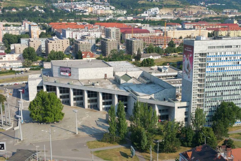 Ilustračný obrázok k článku Bratislavský Istropolis má nového majiteľa. Je ním dvojica známych developerov
