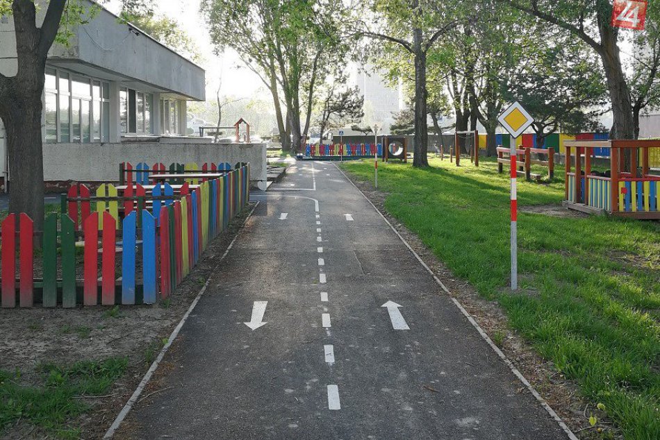 Ilustračný obrázok k článku V petržalských škôlkach vznikli dopravné ihriská. Deti sa učia, ako sa správať na cestách