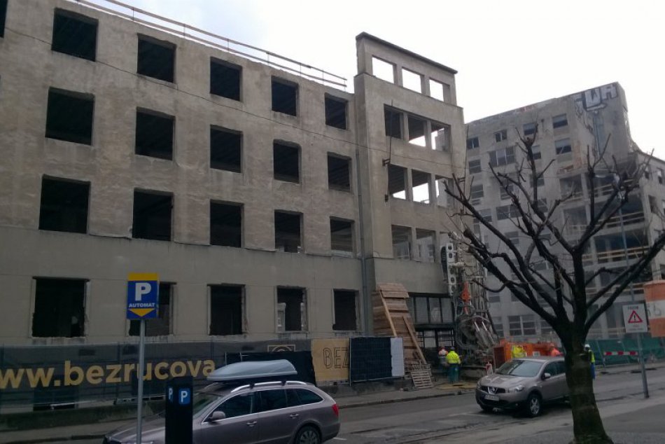 Rekonštrukcia Bezručova (marec 2017)