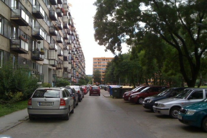 Ilustračný obrázok k článku Devínska Nová Ves opäť ponúka voľné vyhradené parkovacie miesta