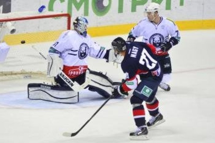Ilustračný obrázok k článku KHL: Hutchinson dostal za zákrok na Nagya dvojzápasový dištanc