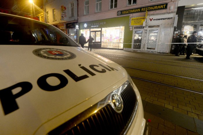 Ilustračný obrázok k článku Bratislavskí policajti prichytili zlodejov áut priamo pri čine