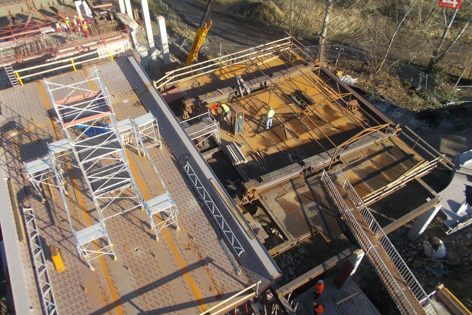 Ilustračný obrázok k článku Projekt Starý most mešká desať týždňov. Mestskí poslanci chcú najnovšie kontrolovať jeho rekonštrukciu