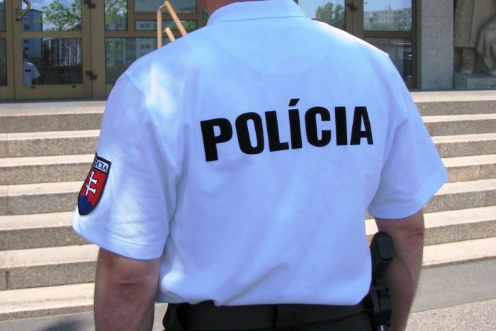 Ilustračný obrázok k článku Polícia predĺžila stránkové hodiny cudzineckej polície v Bratislave