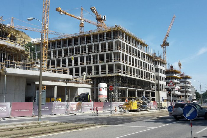 Ilustračný obrázok k článku Ceny nových bytov v Bratislave narástli: Voľných bytov bolo ku koncu septembra najviac za posledné štyri roky