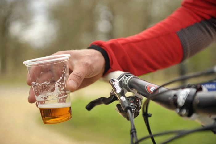 Ilustračný obrázok k článku HLASUJTE: Mali by zrušiť nulovú toleranciu na alkohol pre cyklistov?