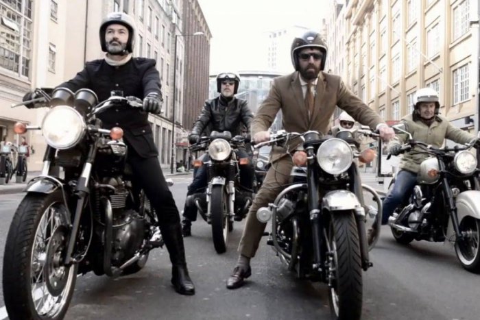 Ilustračný obrázok k článku Elagantní džentlmeni osedlali motorky. Ich jazda Bratislavou podporí dobrú vec