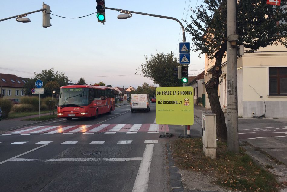 Ilustračný obrázok k článku Do mesta za 2 hodiny: OZ Triblavina spustila dopravný protest za výstavbu kolektorov