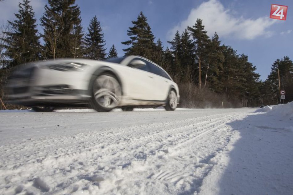 Ilustračný obrázok k článku RADÍME: Zima preverí skúsenosti vodičov, na ceste vám pomôžu základné pravidlá