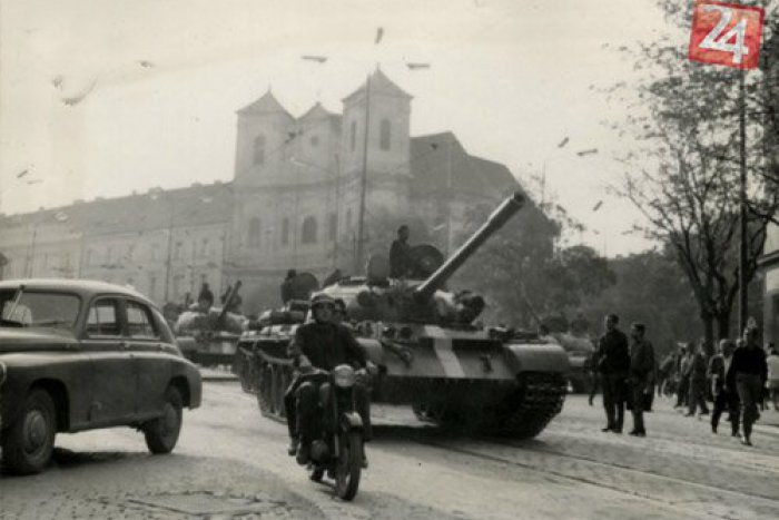 Ilustračný obrázok k článku OBRAZOM: Ubehlo 49 rokov od vpádu vojsk Varšavskej zmluvy do Československa