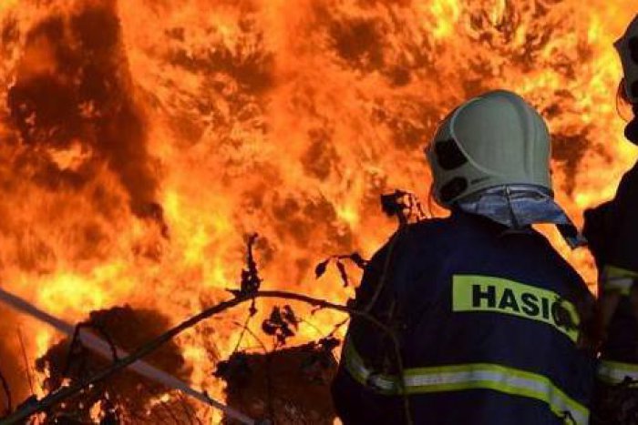 Ilustračný obrázok k článku Bratislavskí hasiči mali rušné popoludnie. Zasahovali pri úniku plynu i požiari vo výrobnej hale