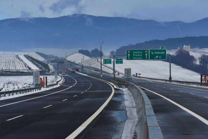 Ilustračný obrázok k článku Motoristi sa tento rok nepotešia: Štát im neodovzdá ani kilometer novej diaľnice