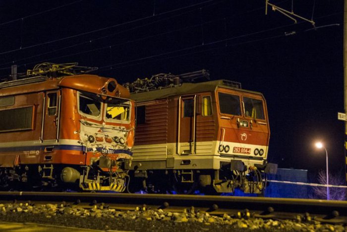 Ilustračný obrázok k článku Zrážka vlakov pri Pezinku: Zranilo sa 18 ľudí