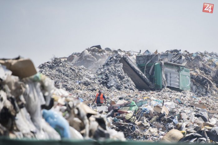 Ilustračný obrázok k článku Utopí sa Bratislava v odpade? Mesto rieši problém, kde na jeseň umiestni tisíce ton smetí