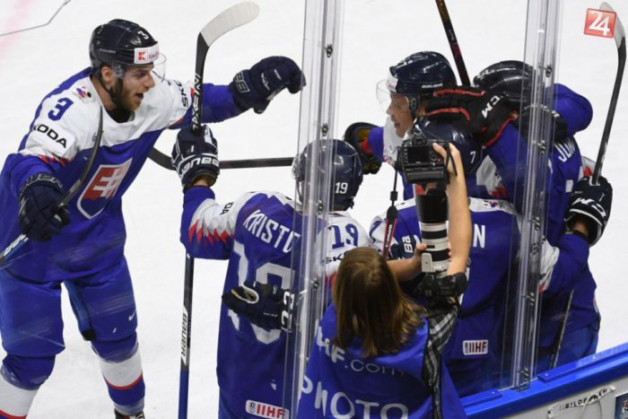 Ilustračný obrázok k článku Slovenskí hokejisti neodohrajú základnú skupinu budúcoročných hokejových MS v Bratislave