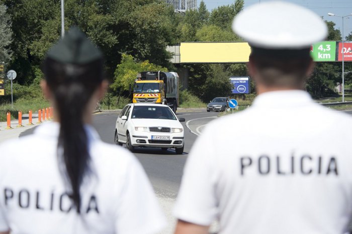 Ilustračný obrázok k článku Policajti v mimoriadnom nasadení: Kde všade ich stretnete na ceste z Bratislavy?