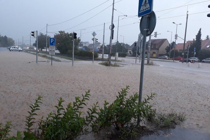 Ilustračný obrázok k článku VIDEO a FOTO: Na Bratislavu sa opäť valí voda, viaceré ulice sú zatopené
