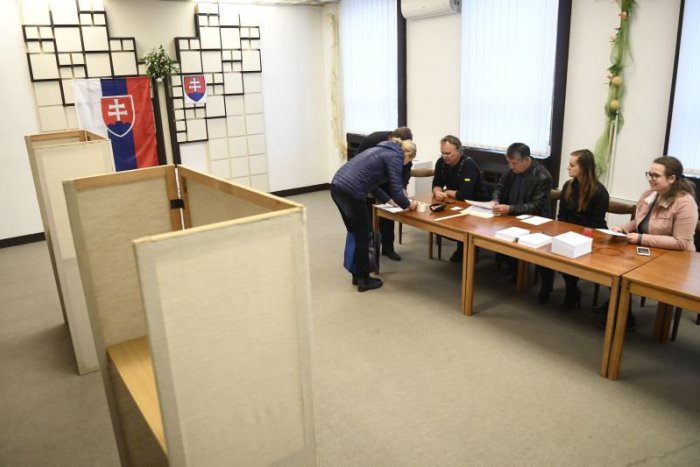 Ilustračný obrázok k článku Komunálne voľby sa v Bratislave začali načas a bez problémov