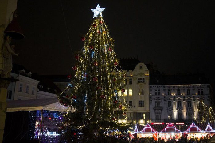 Ilustračný obrázok k článku FOTO: Na Hlavnom námestí sa rozsvietením stromčeka začali bratislavské Vianočné trhy
