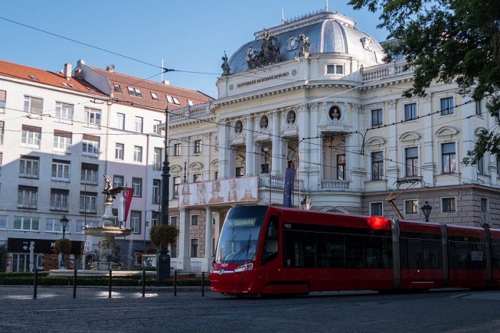 Ilustračný obrázok k článku Ples v opere obmedzí mestskú hromadnú dopravu v centre Bratislavy