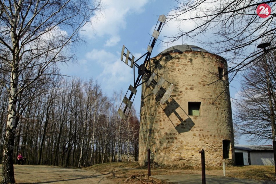 Ilustračný obrázok k článku Holíč stojí za návštevu: Ukrýva slovenský Stonehenge, "větrňák" i honosný zámok