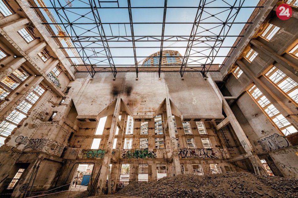 Ilustračný obrázok k článku FOTO: Obnova fasády na Jurkovičovej teplárni je hotová, pracuje sa na jej interiéri