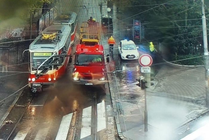Ilustračný obrázok k článku Dážď komplikuje dopravu: V Bratislave mešká MHD desiatky minút