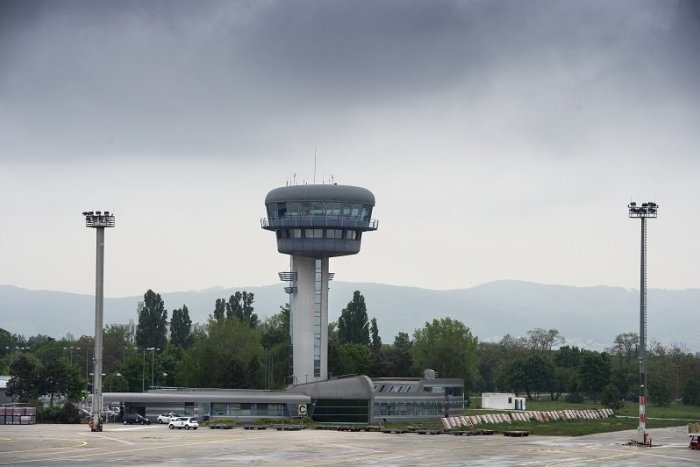 Ilustračný obrázok k článku Sneženie neobmedzilo bratislavské Letisko M. R. Štefánika