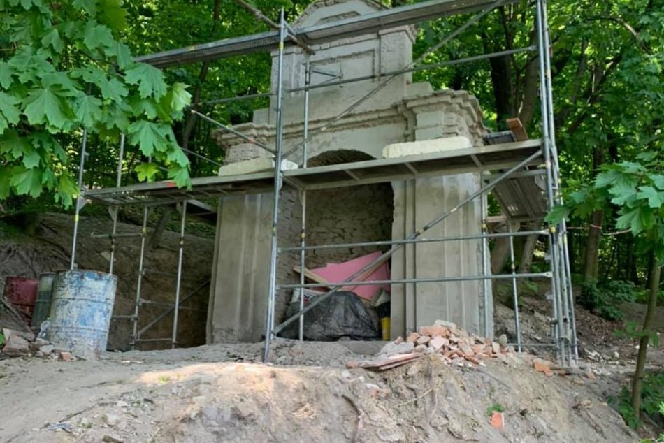 Ilustračný obrázok k článku Ruiny sa zmenili na "pôvodnú" stavbu. Bratislavská kalvária dostáva staronovú tvár