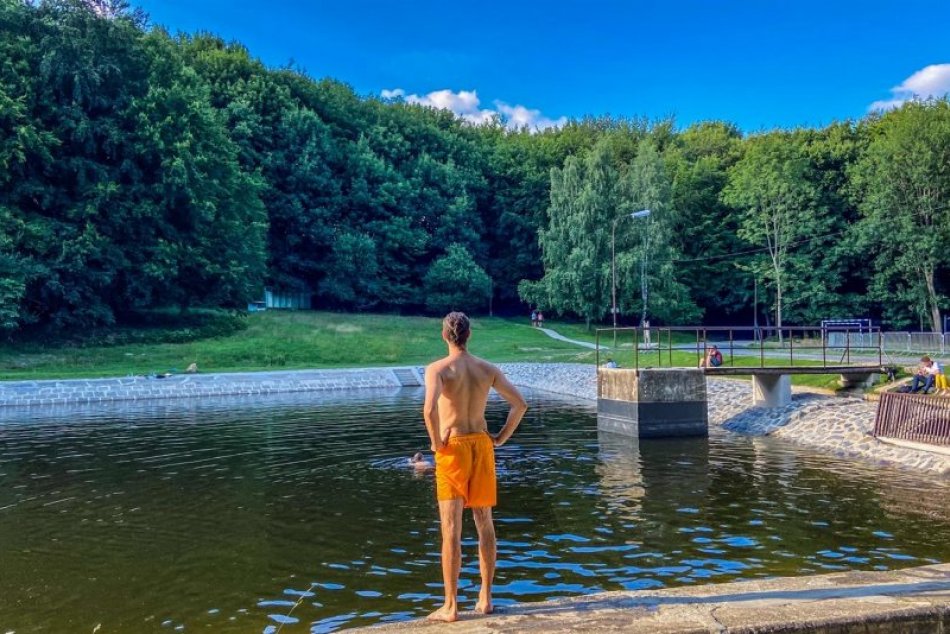 Ilustračný obrázok k článku Tip na výlet: Skvelé kúpanie v objatí prírody nájdete neďaleko Bratislavy + FOTO