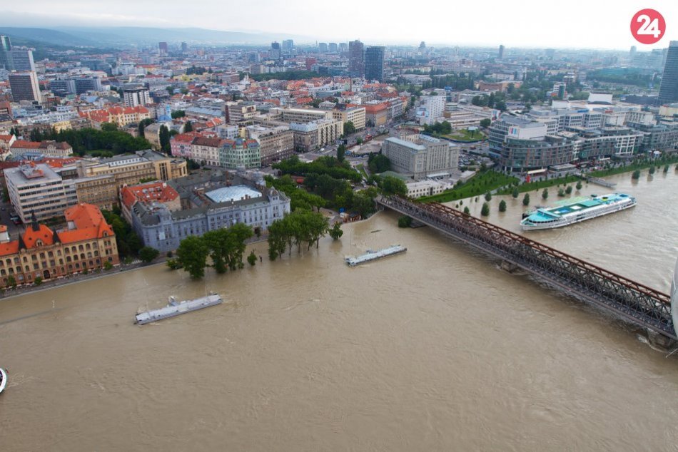 Ilustračný obrázok k článku FOTO: Dunaj pred 9 rokmi zaplavil Bratislavu. Pozrite si dychberúce zábery!