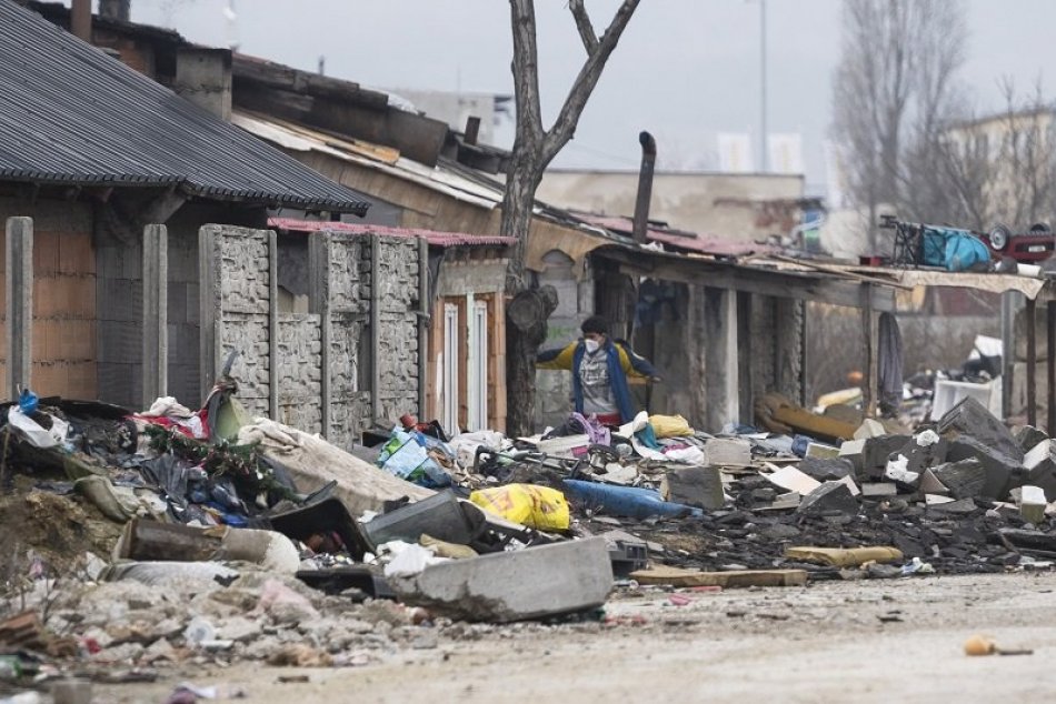 Ilustračný obrázok k článku Karanténa v rómskej osade v Pezinku: Ako miestni zvládajú neľahkú situáciu?