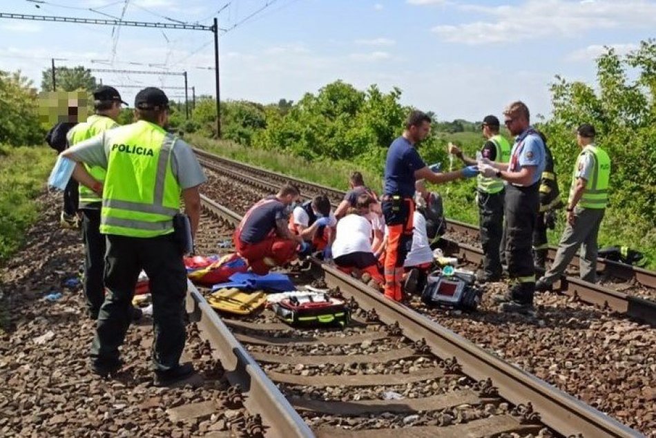 Ilustračný obrázok k článku Obrovská tragédia v Devínskej Novej Vsi: Vlak zrazil dve dievčatá, FOTO