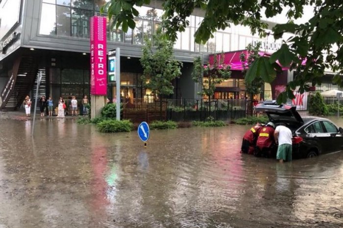 Ilustračný obrázok k článku Koniec zaplaveným uliciam v Bratislave? Dažďové záhrady by mohli zabrániť potopám v meste